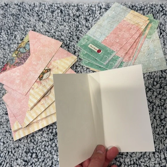 Stationary Set (new & sealed) and Note Card set (with 13 cards & envelopes) - Picture 9 of 14